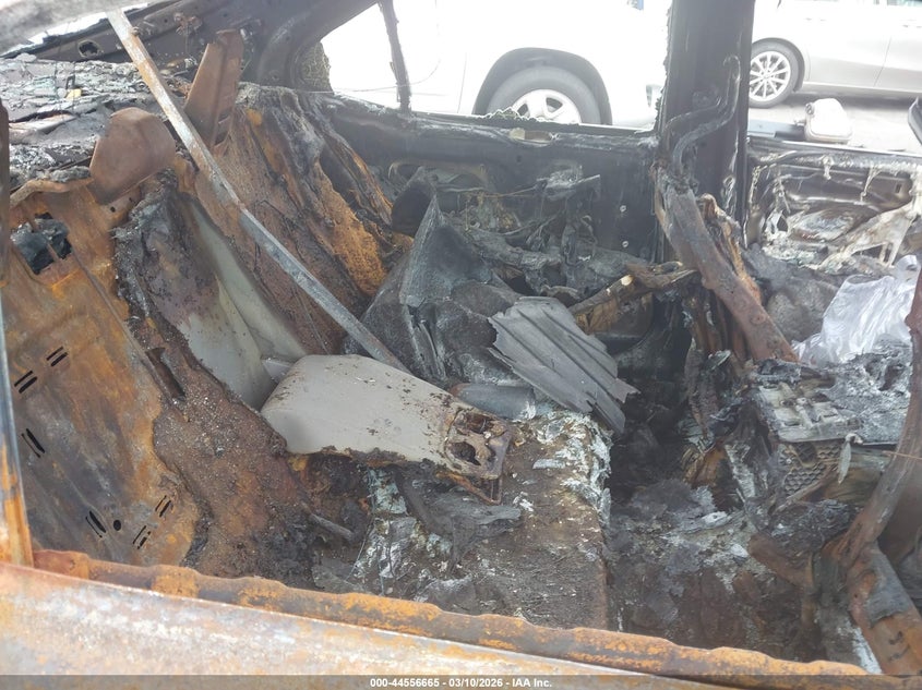 2020 Toyota Camry VIN 4T1G11AKXLU332280 IAAI salvage auction — EXTERIOR BURN, Salvage Title, sold $300 on 2026-07-09 (photo 8)