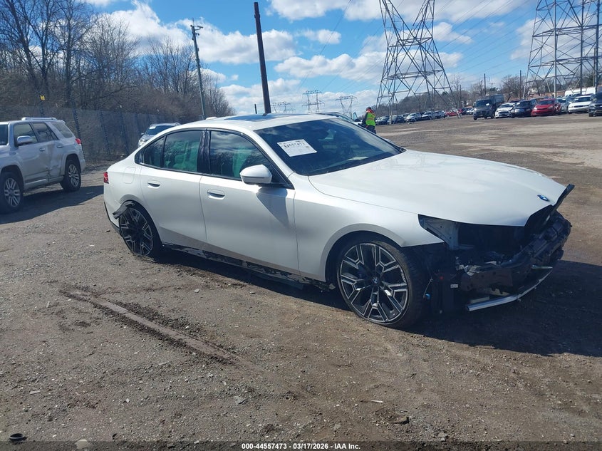 2025 BMW 5er VIN WBA53FJ00SCU15462 IAAI salvage auction — FRONT END, Salvage (Pennsylvania), sold $33,850 on 2026-07-30 (photo 1)