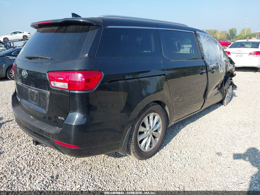 2018 Kia SEDONA VIN KNDMC5C15J6395852 IAAI salvage auction — FRONT & REAR, Salvage (Idaho), sold $1,100 on 2026-07-29 (photo 4)