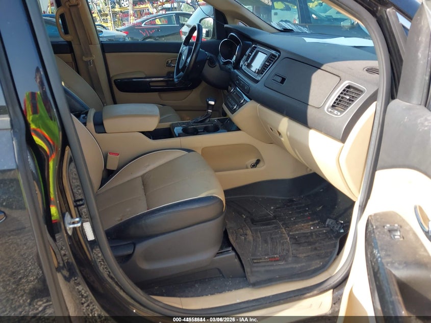 2018 Kia SEDONA VIN KNDMC5C15J6395852 IAAI salvage auction — FRONT & REAR, Salvage (Idaho), sold $1,100 on 2026-07-29 (photo 5)