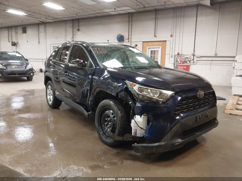 2021 Toyota Rav 4 VIN JTMP1RFV3MD071386 IAAI salvage auction — RIGHT SIDE, Salvage Title, sold $7,800 on 2026-07-27 (photo 1)