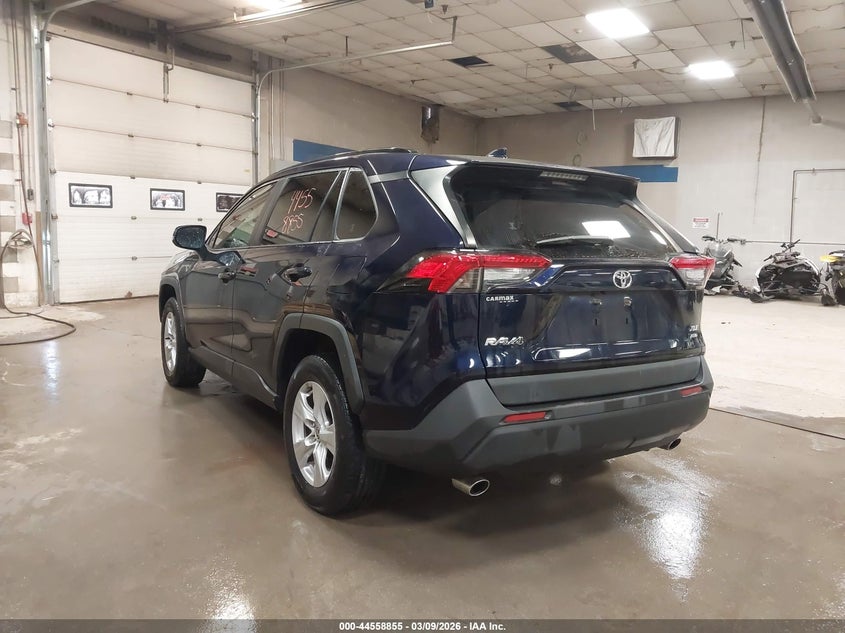2021 Toyota Rav 4 VIN JTMP1RFV3MD071386 IAAI salvage auction — RIGHT SIDE, Salvage Title, sold $7,800 on 2026-07-27 (photo 3)