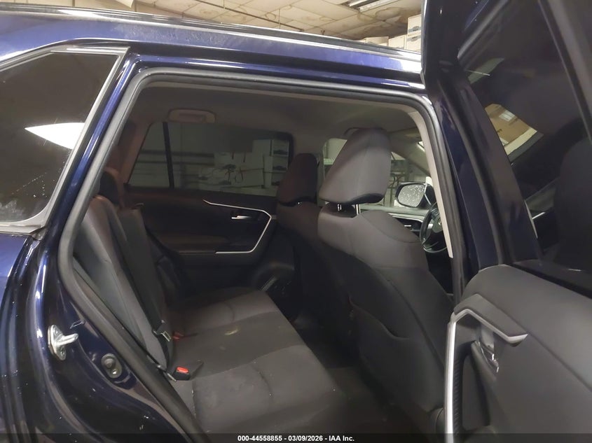 2021 Toyota Rav 4 VIN JTMP1RFV3MD071386 IAAI salvage auction — RIGHT SIDE, Salvage Title, sold $7,800 on 2026-07-27 (photo 8)