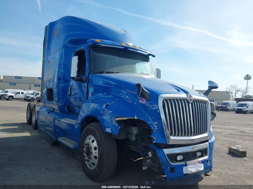 2023 International VIN 3HSDZAPR0PN492636 — IAAI salvage auction photo