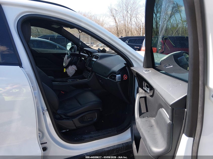 2018 Jaguar F-pace VIN SADCJ2FN2JA241647 IAAI salvage auction — FRONT END, Salvage Title, sold $1,550 on 2026-07-15 (photo 5)