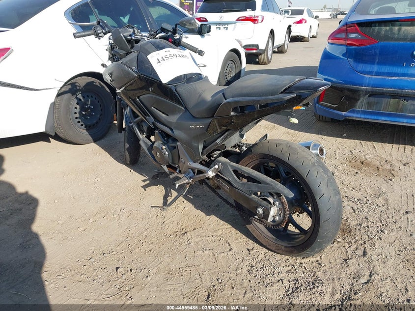 2015 Honda Nc VIN JH2RC6302FK100263 IAAI salvage auction — FRONT END, Salvage Title, sold $375 on 2026-07-15 (photo 3)