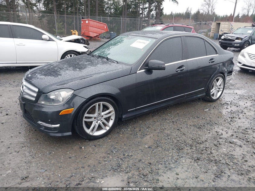 2012 Mercedes-benz C-klasse VIN WDDGF8BBXCA729203 IAAI salvage auction — REAR END, Salvage Title, sold $1,450 on 2026-08-14 (photo 2)