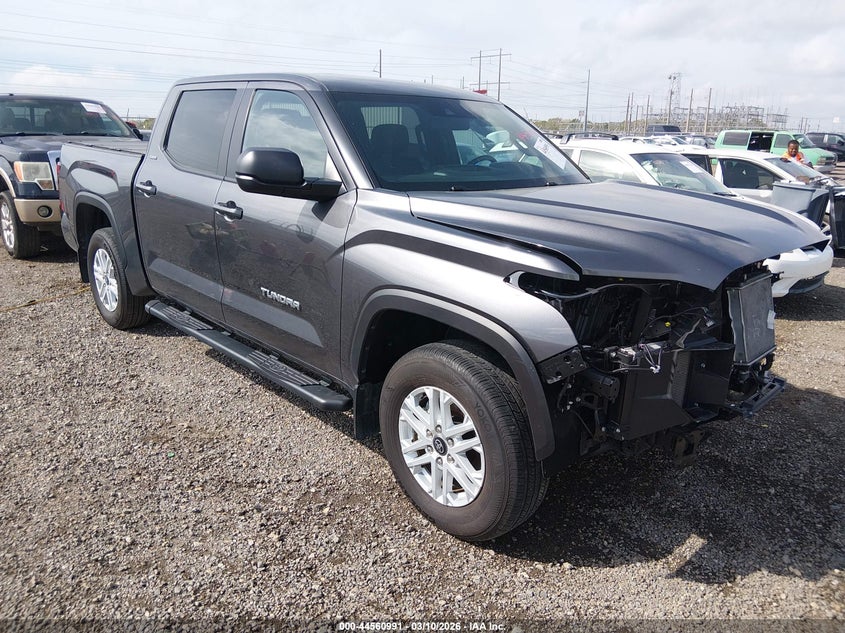2025 Toyota Tundra VIN 5TFLA5AB2SX041960 — IAAI salvage auction photo