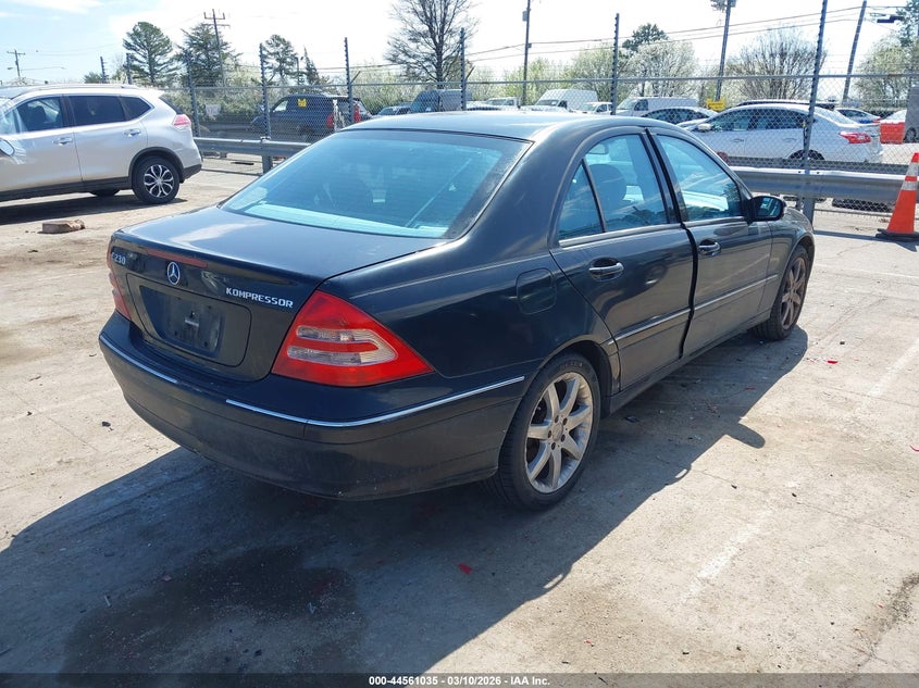 2003 Mercedes-benz C-klasse VIN WDBRF40J83F420238 IAAI salvage auction — NORMAL WEAR, Clear-Dealer Only (Texas), sold $550 on 2026-07-13 (photo 4)