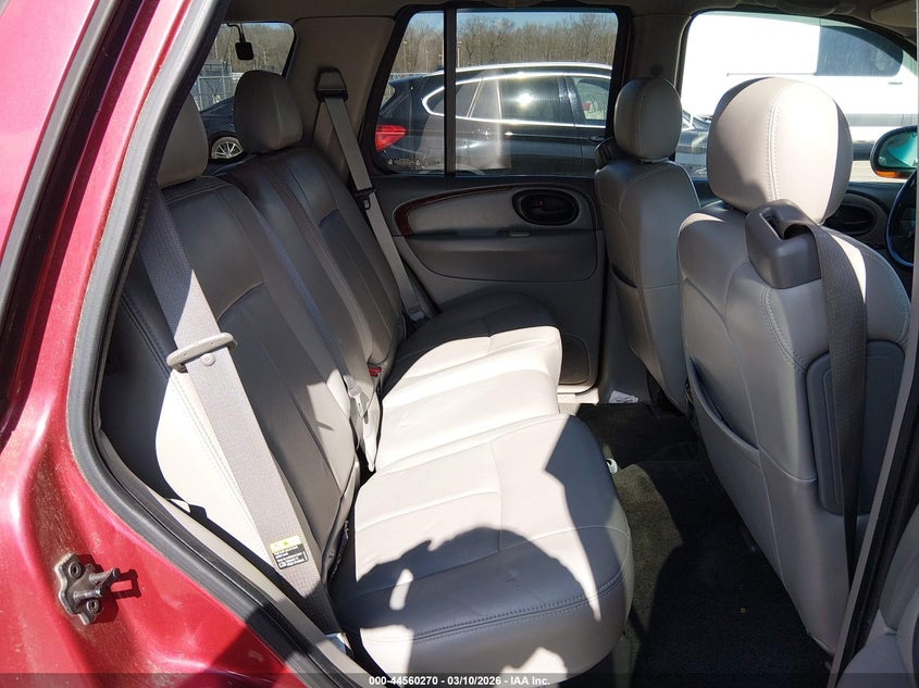 2002 Oldsmobile Bravada VIN 1GHDS13S322444439 IAAI salvage auction — LEFT & RIGHT, Salvage (New Jersey), sold $25 on 2026-07-27 (photo 8)