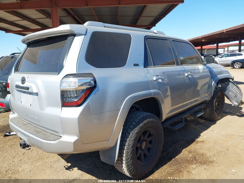 2017 Toyota 4runner VIN JTEBU5JRXH5426909 IAAI salvage auction — FRONT END, Salvage Title, sold $6,800 on 2026-07-14 (photo 4)