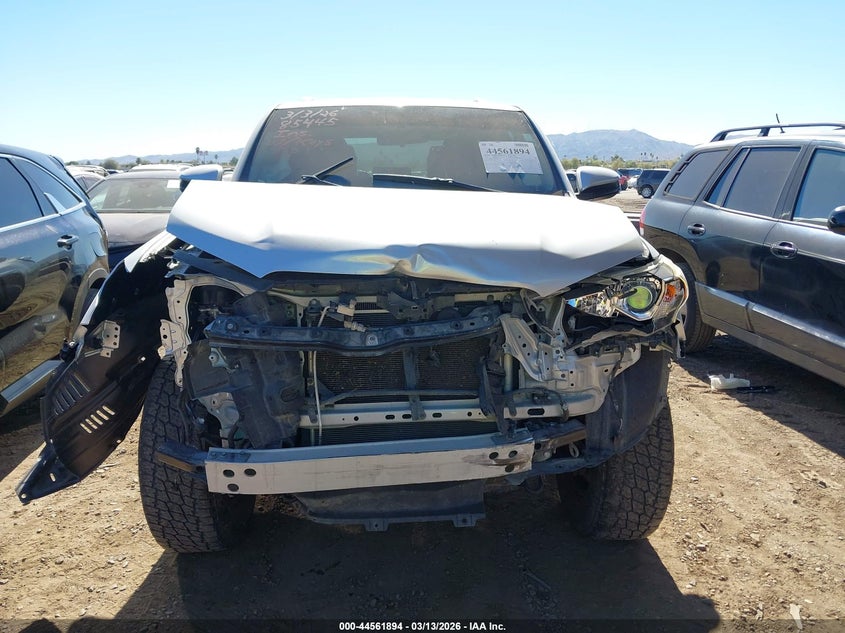 2017 Toyota 4runner VIN JTEBU5JRXH5426909 IAAI salvage auction — FRONT END, Salvage Title, sold $6,800 on 2026-07-14 (photo 6)