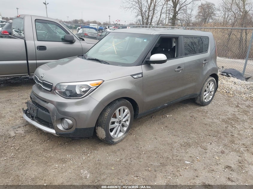 2018 Kia Soul VIN KNDJP3A55J7607693 IAAI salvage auction — FRONT & REAR, Salvage (Illinois), sold $1,000 on 2026-07-14 (photo 2)