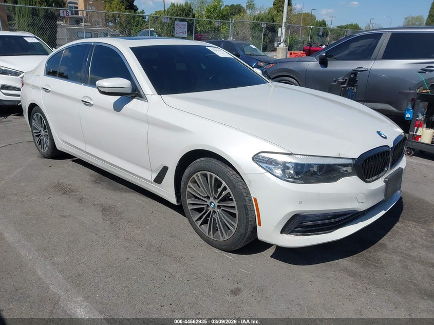 2018 BMW 5er VIN WBAJE5C50JWA96723 — IAAI salvage auction photo