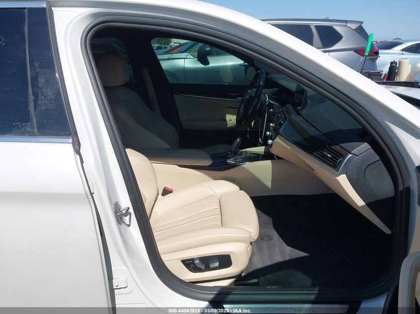 2018 BMW 5er VIN WBAJE5C50JWA96723 IAAI salvage auction — UNKNOWN, Salvage (California), sold $8,700 on 2026-08-20 (photo 5)