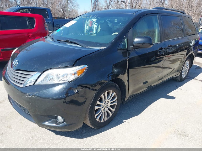 2011 Toyota Sienna VIN 5TDYK3DC1BS100188 IAAI salvage auction — REAR END, Salvage (Kansas), sold $1,650 on 2026-07-12 (photo 2)