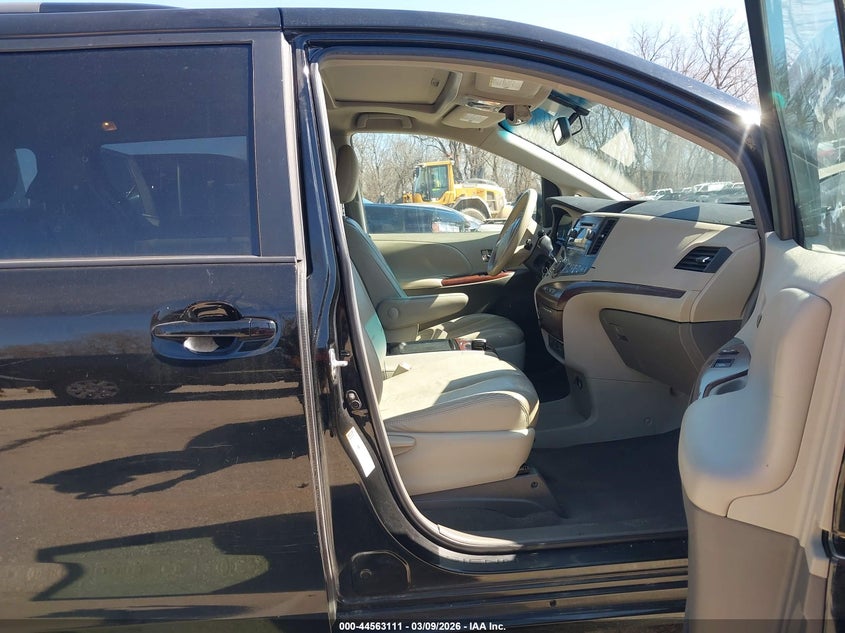 2011 Toyota Sienna VIN 5TDYK3DC1BS100188 IAAI salvage auction — REAR END, Salvage (Kansas), sold $1,650 on 2026-07-12 (photo 5)