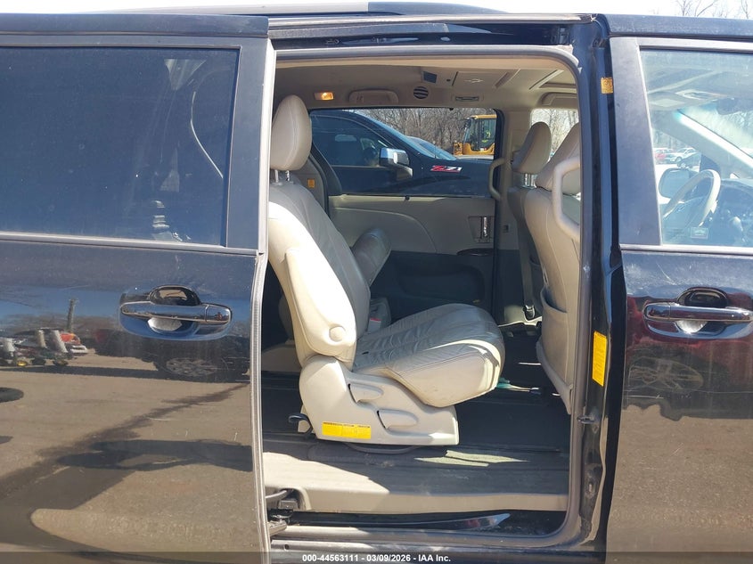2011 Toyota Sienna VIN 5TDYK3DC1BS100188 IAAI salvage auction — REAR END, Salvage (Kansas), sold $1,650 on 2026-07-12 (photo 8)