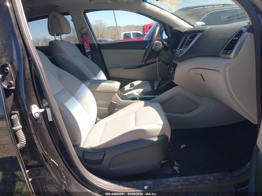 2018 Hyundai Tucson VIN KM8J3CA2XJU690049 IAAI salvage auction — SIDE, Salvage (North Carolina), sold $3,700 on 2026-07-31 (photo 5)