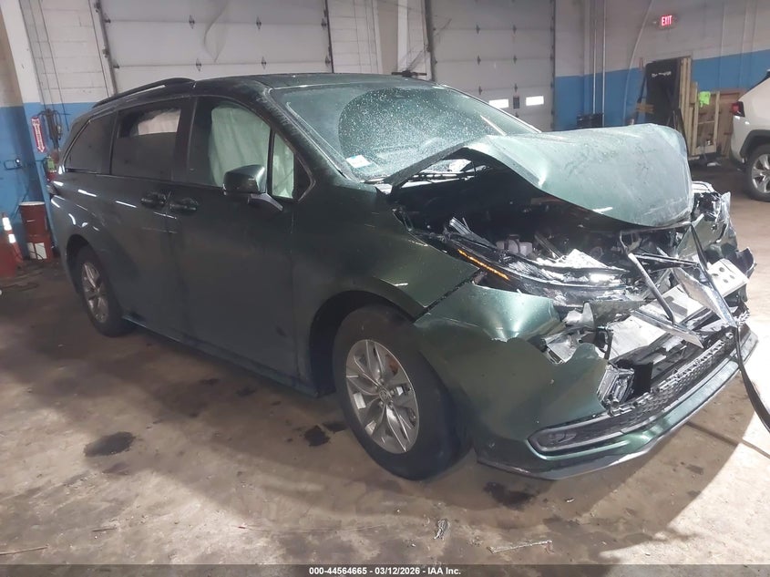 2025 Toyota Sienna VIN 5TDBSKFC4SS171706 IAAI salvage auction — FRONT END, Salvage Title, sold $11,100 on 2026-07-20 (photo 1)
