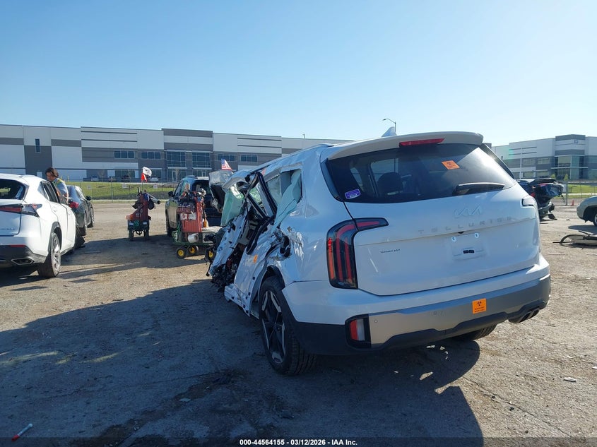 2025 Kia Telluride VIN 5XYP34GCXSG711232 IAAI salvage auction — BIO HAZARD, Salvage Title, sold $2,650 on 2026-07-07 (photo 3)