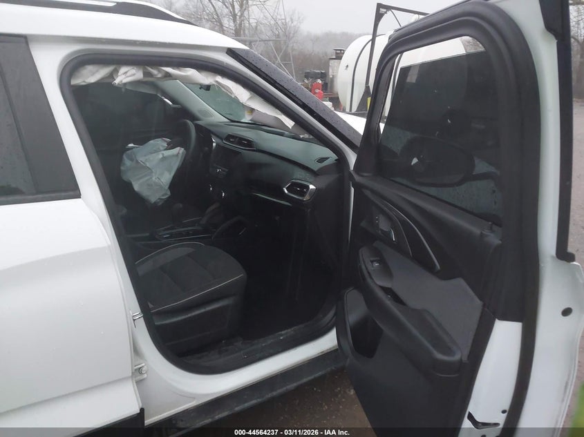 2023 Chevrolet Trailblazer VIN KL79MPS25PB089028 IAAI salvage auction — LEFT FRONT, Salvage Title, sold $1,800 on 2026-07-22 (photo 5)