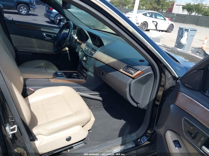 2010 Mercedes-benz E-klasse VIN WDDHF5GB8AA166421 IAAI salvage auction — RIGHT FRONT, Salvage (California), sold $1,150 on 2026-07-06 (photo 5)