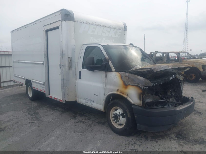2022 Gmc Savana VIN 7GZ37TC79NN011742 IAAI salvage auction — EXTERIOR BURN, Clear (Arkansas), sold $1,225 on 2026-07-29 (photo 1)