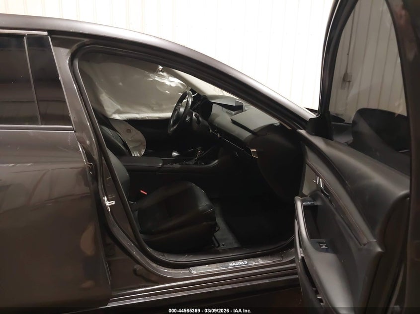 2022 Mazda 3 VIN JM1BPBEY1N1509255 IAAI salvage auction — FRONT & REAR, Regular (South Dakota), sold $1,200 on 2026-07-21 (photo 5)
