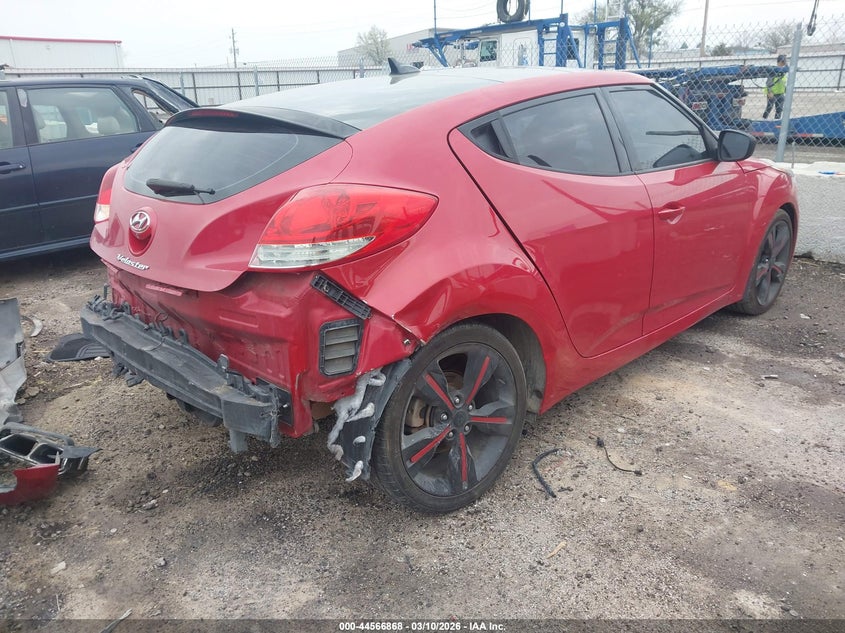 2017 Hyundai Veloster VIN KMHTC6AD2HU322180 IAAI salvage auction — REAR END, Clear (Oklahoma), sold $1,400 on 2026-07-09 (photo 4)
