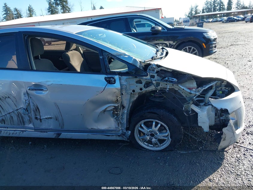 2011 Toyota Prius VIN JTDKN3DU0B5252104 IAAI salvage auction — RIGHT SIDE, Bill Of Sale (Washington), sold $725 on 2026-07-22 (photo 6)
