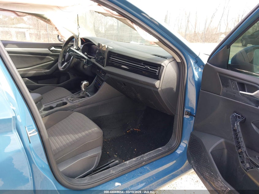 2025 Volkswagen Jetta VIN 3VW5X7BU3SM088081 IAAI salvage auction — LEFT SIDE, Salvage Title, sold $25 on 2026-07-21 (photo 5)