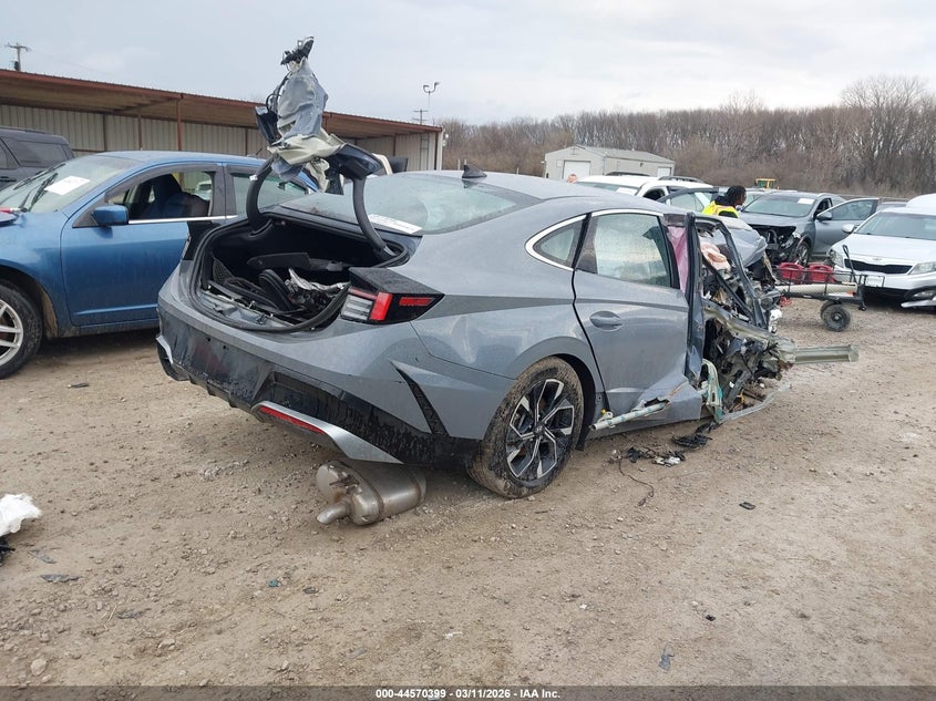 2024 Hyundai Sonata VIN KMHL64JA6RA395010 IAAI salvage auction — ROLLOVER, Salvage Title, sold $925 on 2026-07-08 (photo 4)