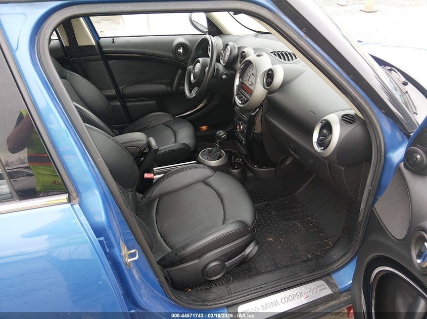 2012 Mini VIN WMWZC5C58CWL56648 IAAI salvage auction — NORMAL WEAR, Salvage Title, sold $350 on 2026-07-29 (photo 5)