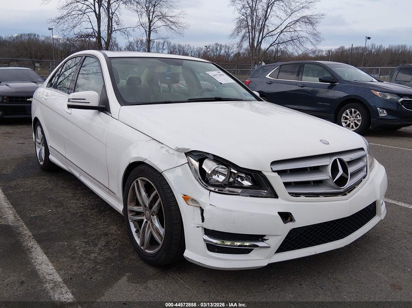 2013 Mercedes-benz C-klasse VIN WDDGF8AB6DG146904 IAAI salvage auction — FRONT END, Salvage Title, sold $1,550 on 2026-08-09 (photo 1)