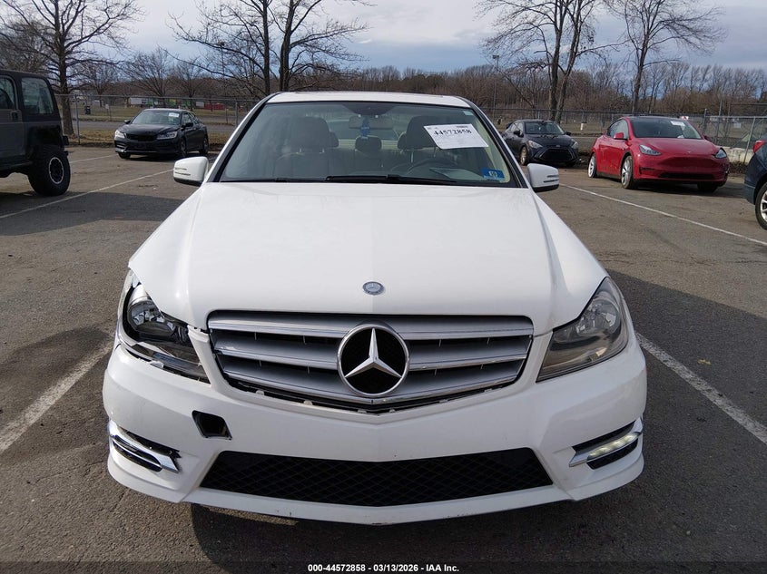 2013 Mercedes-benz C-klasse VIN WDDGF8AB6DG146904 IAAI salvage auction — FRONT END, Salvage Title, sold $1,550 on 2026-08-09 (photo 6)