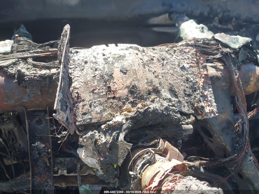 2026 Toyota Tundra VIN 5TFLA5DB1TX339512 IAAI salvage auction — TOTAL BURN, Salvage Title, sold $825 on 2026-07-07 (photo 7)