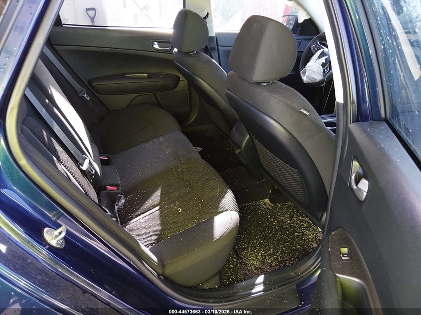 2019 Kia Optima VIN 5XXGT4L31KG368899 IAAI salvage auction — UNKNOWN, Rebuildable (Florida), sold $500 on 2026-07-28 (photo 8)