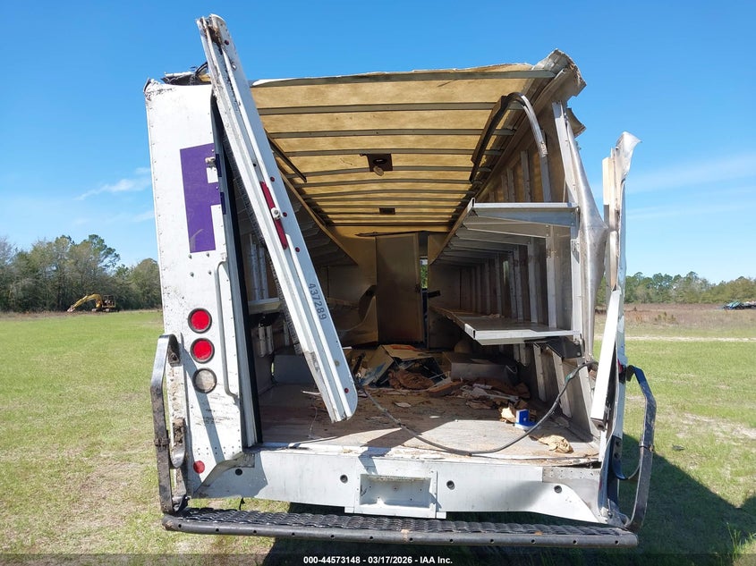 2021 Freightliner Mt55g VIN 4UZAC3EA9MCMN2463 IAAI salvage auction — ROLLOVER, Salvage Title, sold $425 on 2026-07-15 (photo 8)