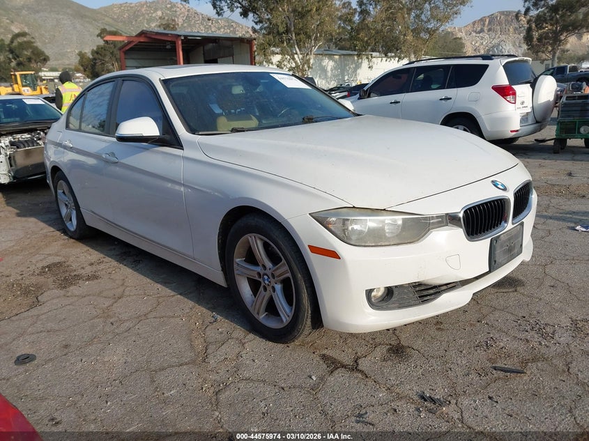 2012 BMW 3er VIN WBA3C1C54CF434020 IAAI salvage auction — NORMAL WEAR, Salvage (Texas), sold $400 on 2026-07-14 (photo 1)