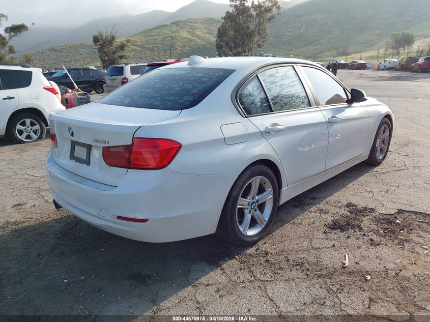 2012 BMW 3er VIN WBA3C1C54CF434020 IAAI salvage auction — NORMAL WEAR, Salvage (Texas), sold $400 on 2026-07-14 (photo 4)