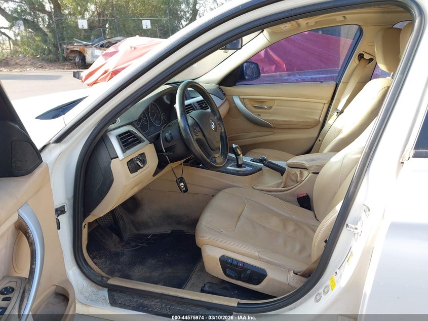 2012 BMW 3er VIN WBA3C1C54CF434020 IAAI salvage auction — NORMAL WEAR, Salvage (Texas), sold $400 on 2026-07-14 (photo 5)