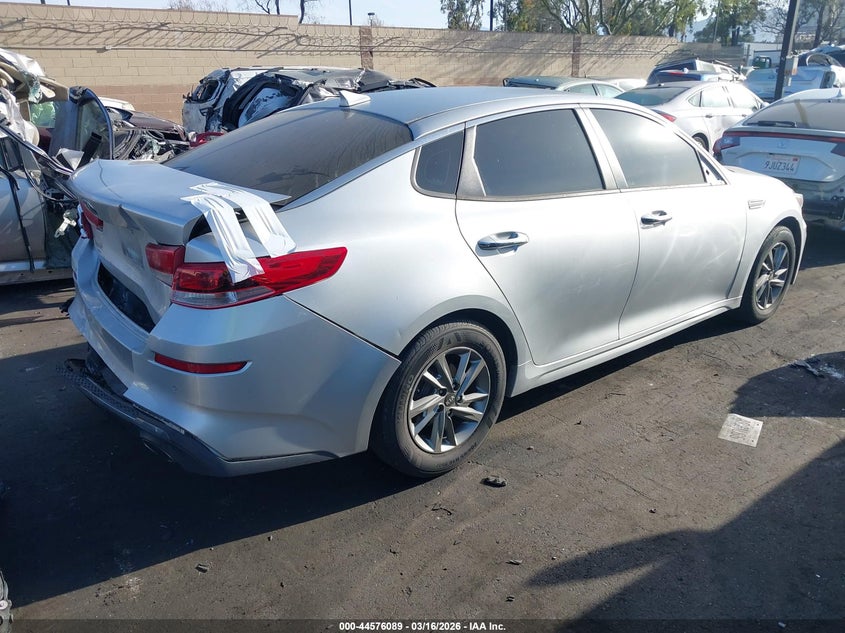 2019 Kia Optima VIN 5XXGT4L33KG297656 IAAI salvage auction — REAR END, Salvage Title, sold $2,850 on 2026-07-10 (photo 4)