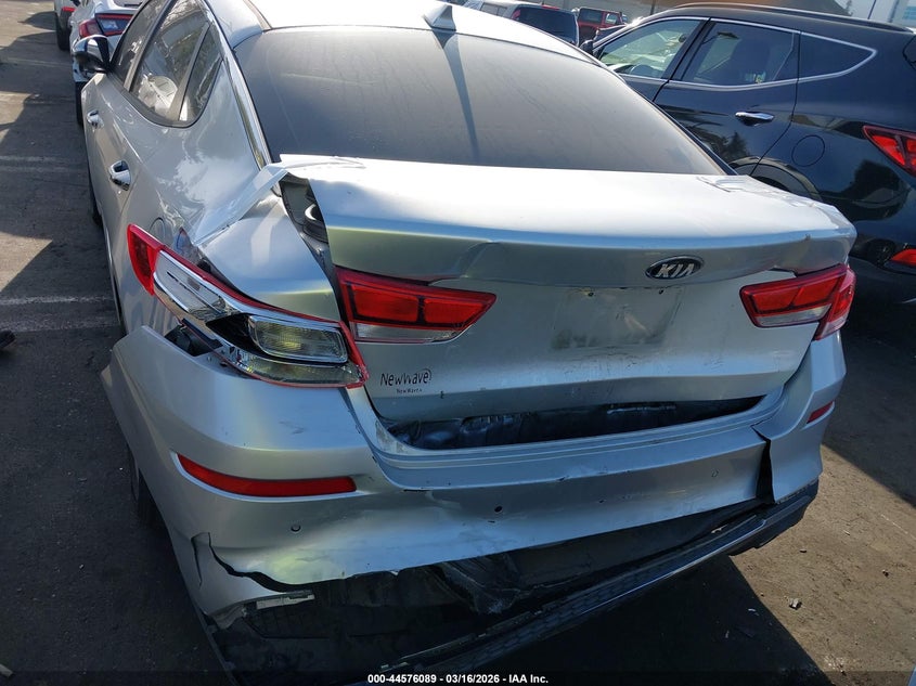 2019 Kia Optima VIN 5XXGT4L33KG297656 IAAI salvage auction — REAR END, Salvage Title, sold $2,850 on 2026-07-10 (photo 6)