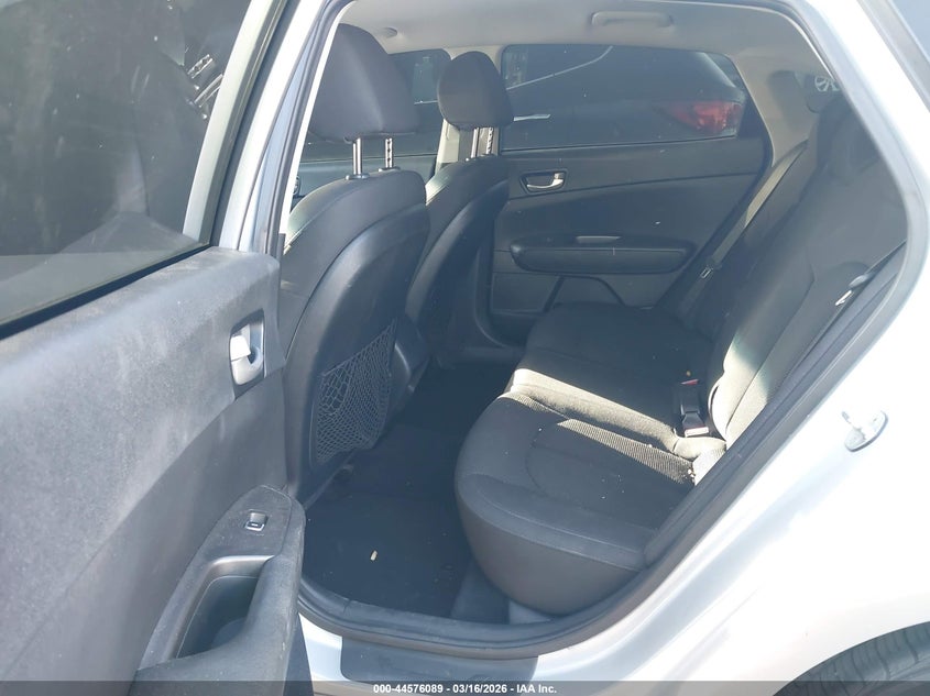 2019 Kia Optima VIN 5XXGT4L33KG297656 IAAI salvage auction — REAR END, Salvage Title, sold $2,850 on 2026-07-10 (photo 8)