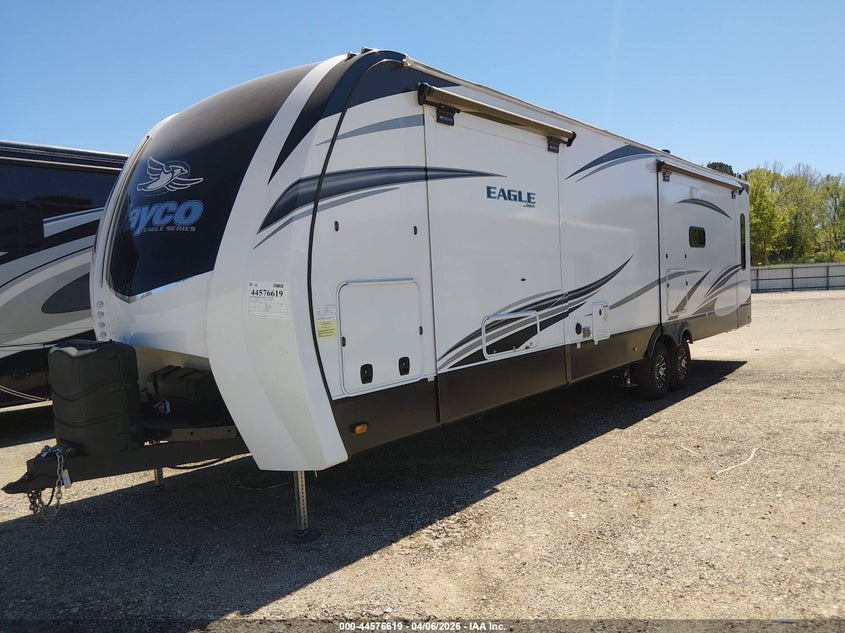 2023 Jayco 33ft 330rsts eagle VIN 1UJBA0BV7P1EF0083 IAAI salvage auction — ROOF, Salvage (Louisiana), sold $11,400 on 2026-07-20 (photo 2)