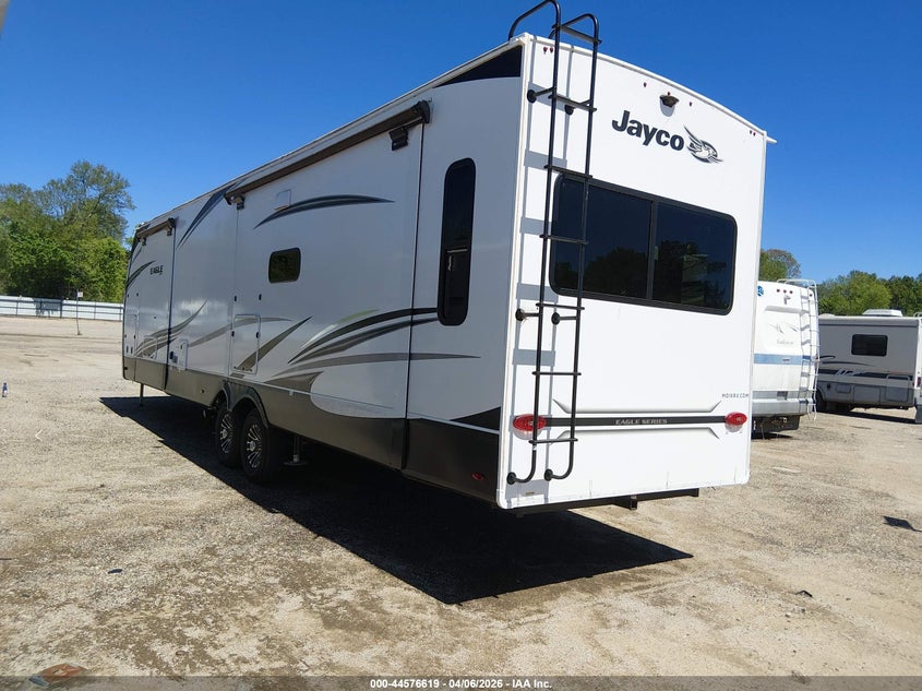 2023 Jayco 33ft 330rsts eagle VIN 1UJBA0BV7P1EF0083 IAAI salvage auction — ROOF, Salvage (Louisiana), sold $11,400 on 2026-07-20 (photo 3)