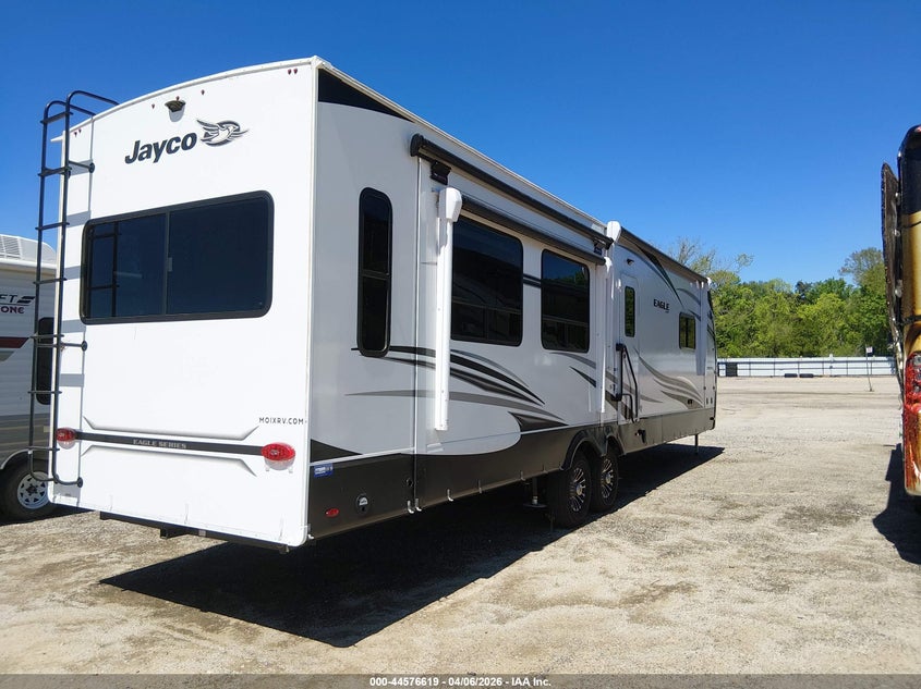 2023 Jayco 33ft 330rsts eagle VIN 1UJBA0BV7P1EF0083 IAAI salvage auction — ROOF, Salvage (Louisiana), sold $11,400 on 2026-07-20 (photo 4)
