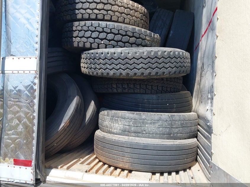 2012 Utility trailer mfg Trailer VIN 1UYVS2534CM243601 IAAI salvage auction — UNKNOWN, Clear (Oklahoma), sold $2,550 on 2026-07-08 (photo 8)