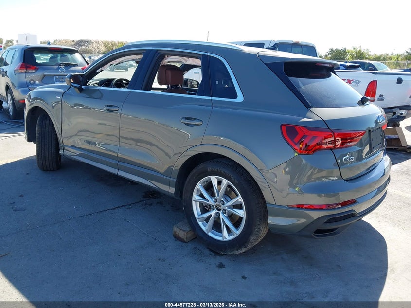 2025 Audi Q3 VIN WA1EECF37S1053683 IAAI salvage auction — RIGHT SIDE, Salvage (Texas), sold $9,050 on 2026-07-09 (photo 3)